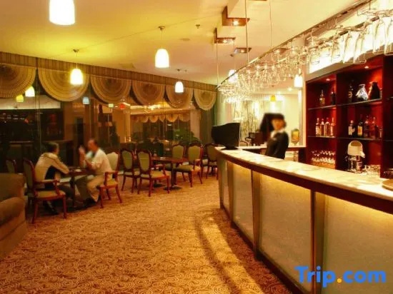 Food & Beverage