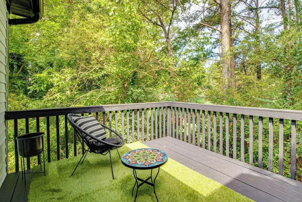 8 Mi to Mercedes-benz: Upscale ATL Gem w/ Balcony