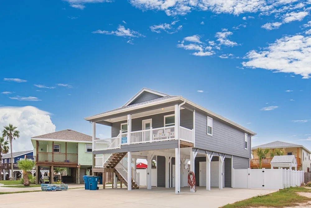 Latitude Adjustment - Private Pool Elevator!