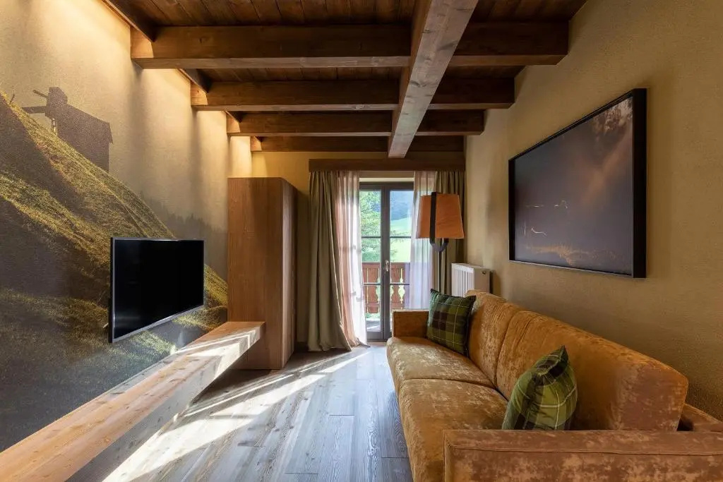 Apartment with balcony