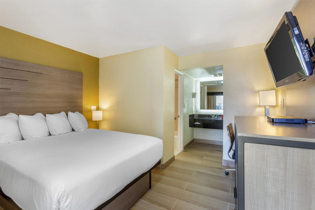 SureStay by Best Western Chambers Petrified Forest — 3