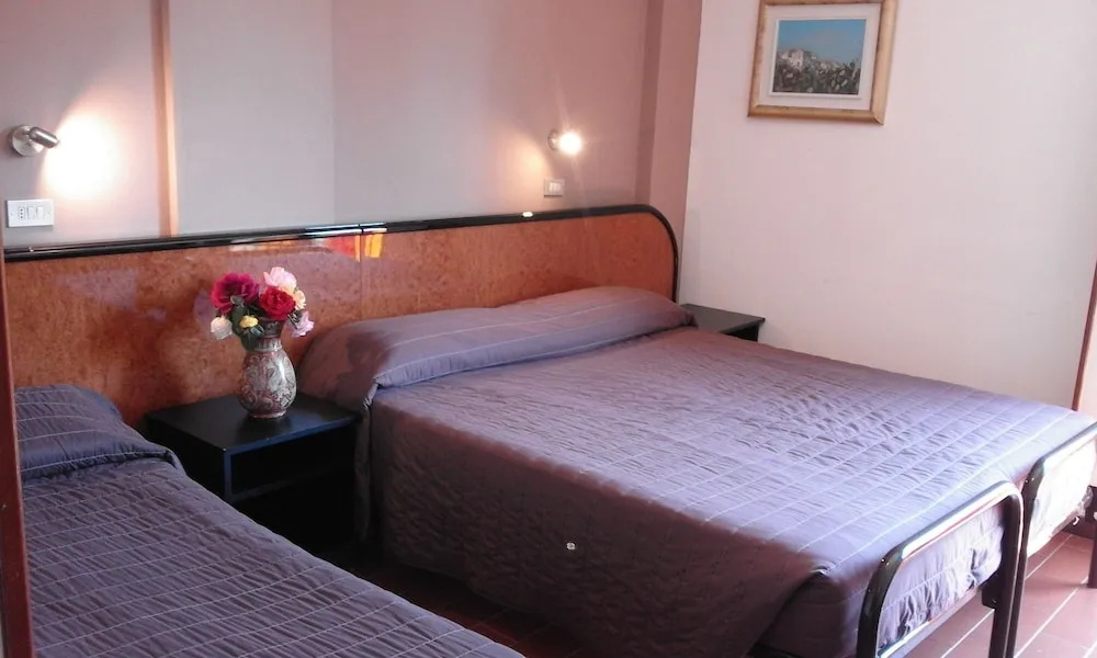 Hotel Beniamino Ubaldi - фото 4