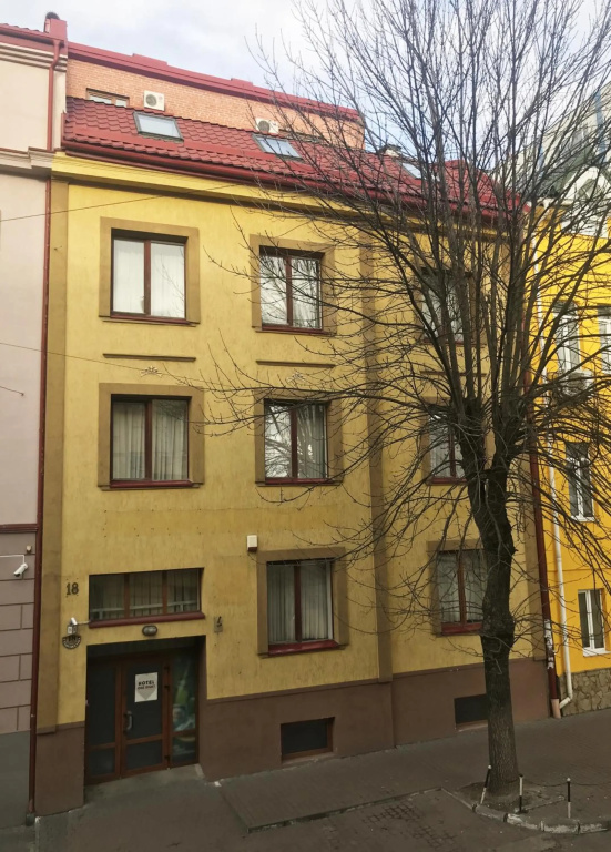 Hotel 18