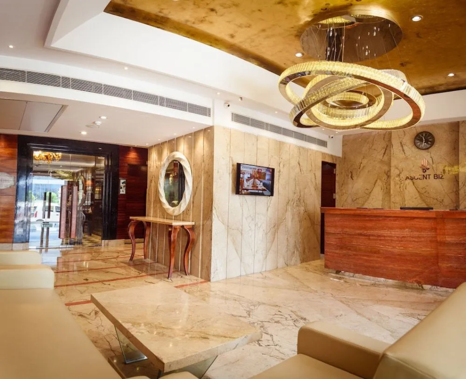 Lobby & Reception
