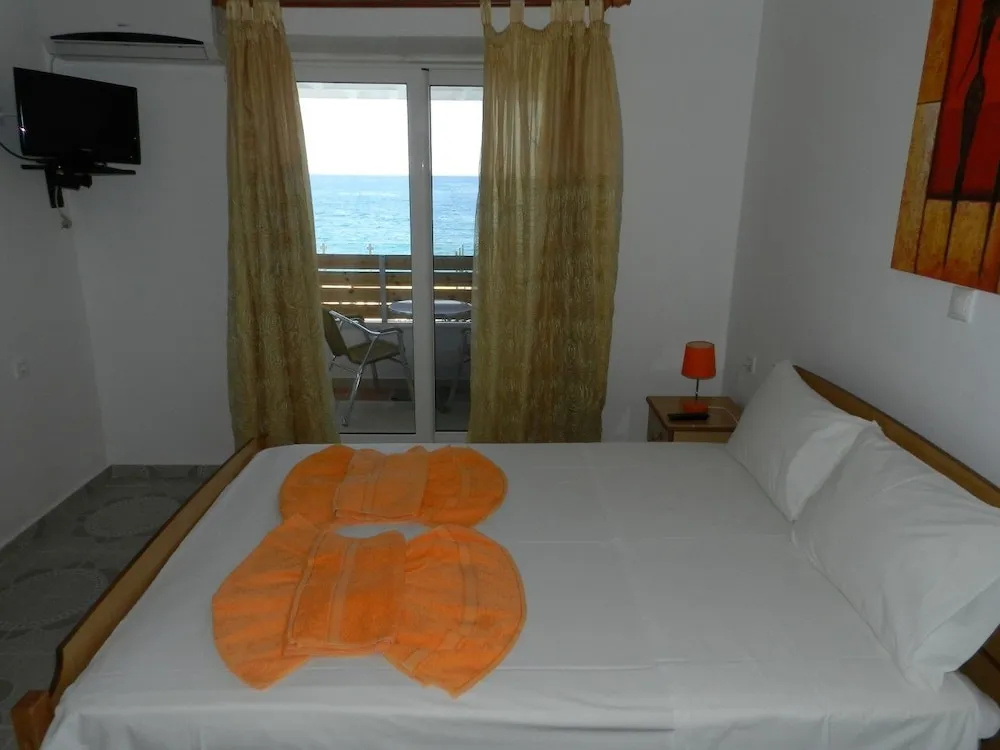 Standard Double room with balcony and with sea view (full double bed)