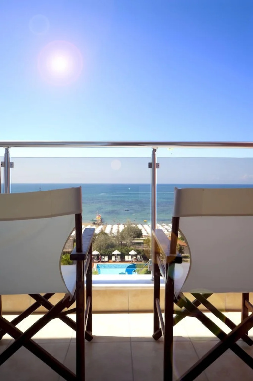 Standard Triple room with balcony and with sea view