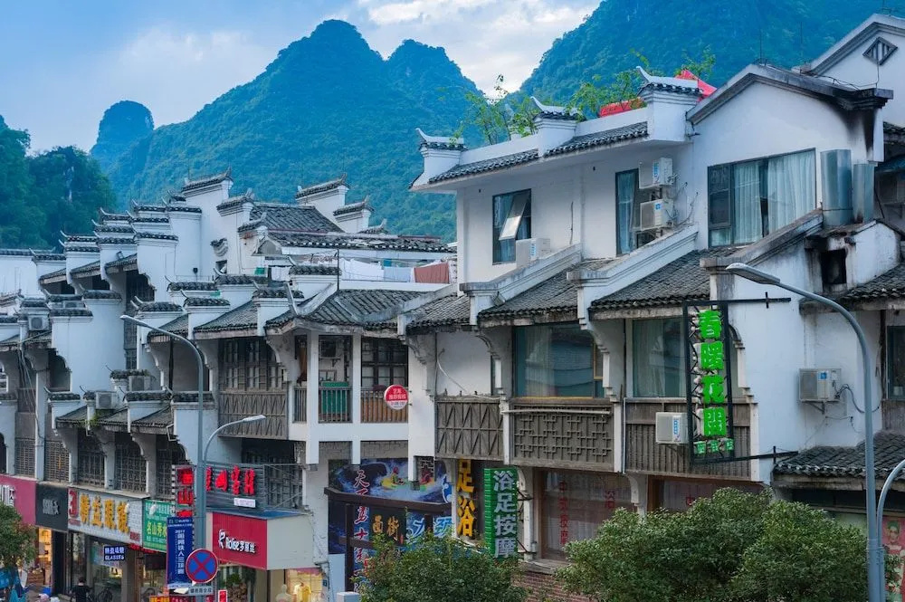 Spring Blossoms Inn Yangshuo West Street