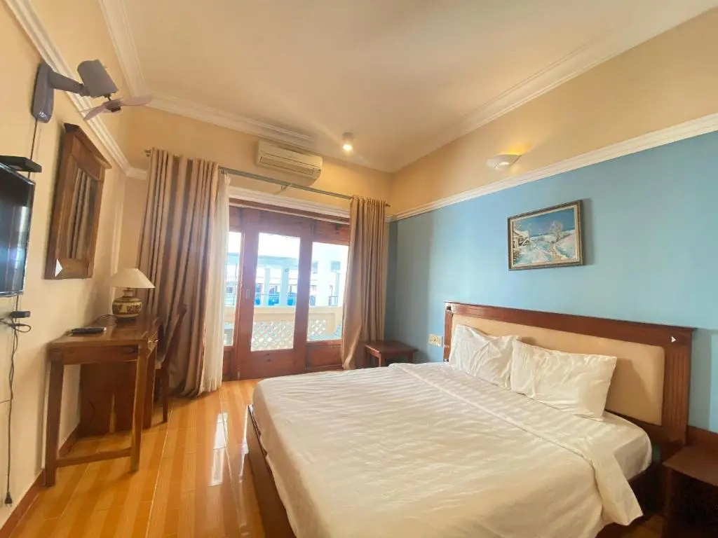 Standard Double room with view (full double bed)