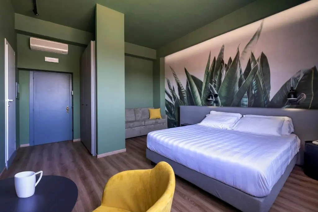 Standard Quadruple room with lake view
