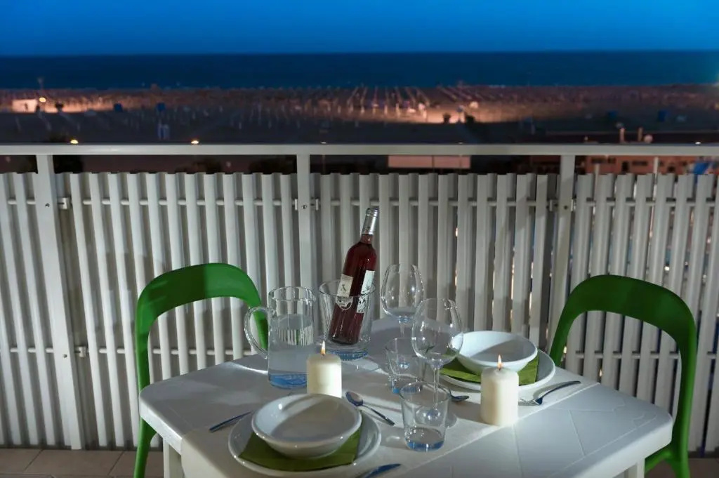2 Bedrooms Apartment with sea view