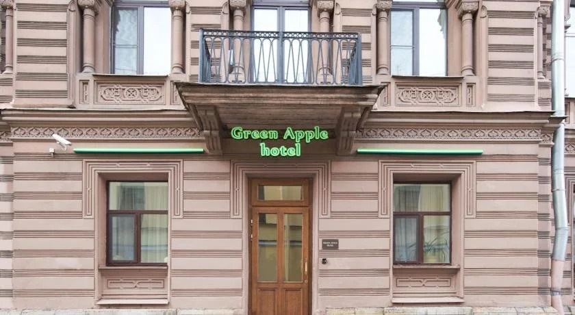 Green Apple Hotel