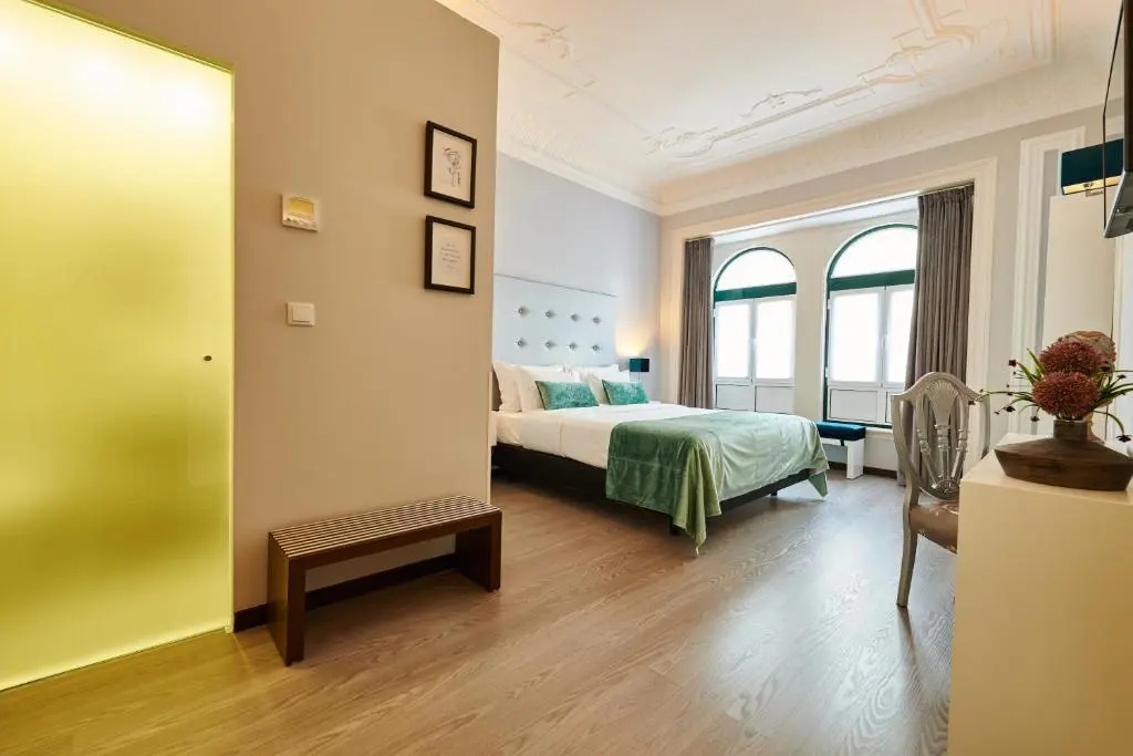 Deluxe Double room (full double bed)