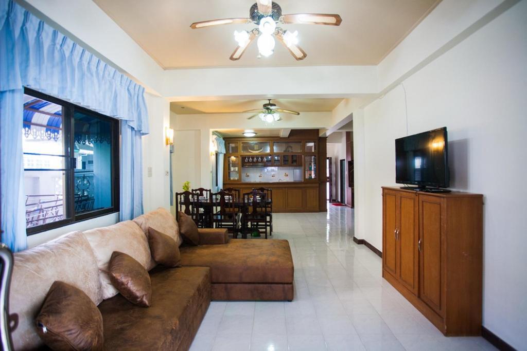 House с 4 комнатами в Royal Prince Residence