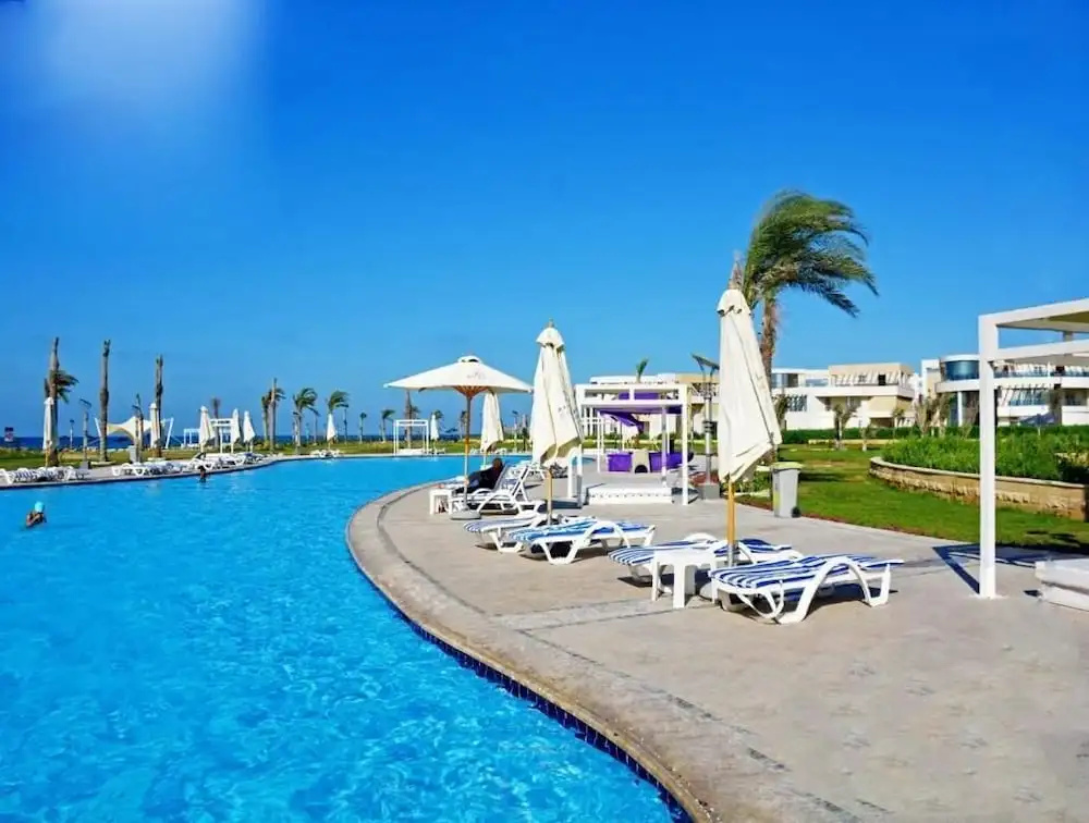 Marseilia Beach 4 - Families Only