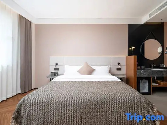 Premium Double room (full double bed)