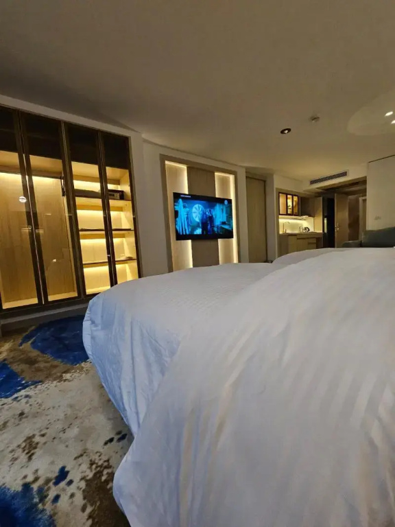 Luxury Suite