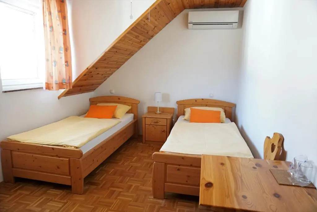Standard Double room (twin beds)