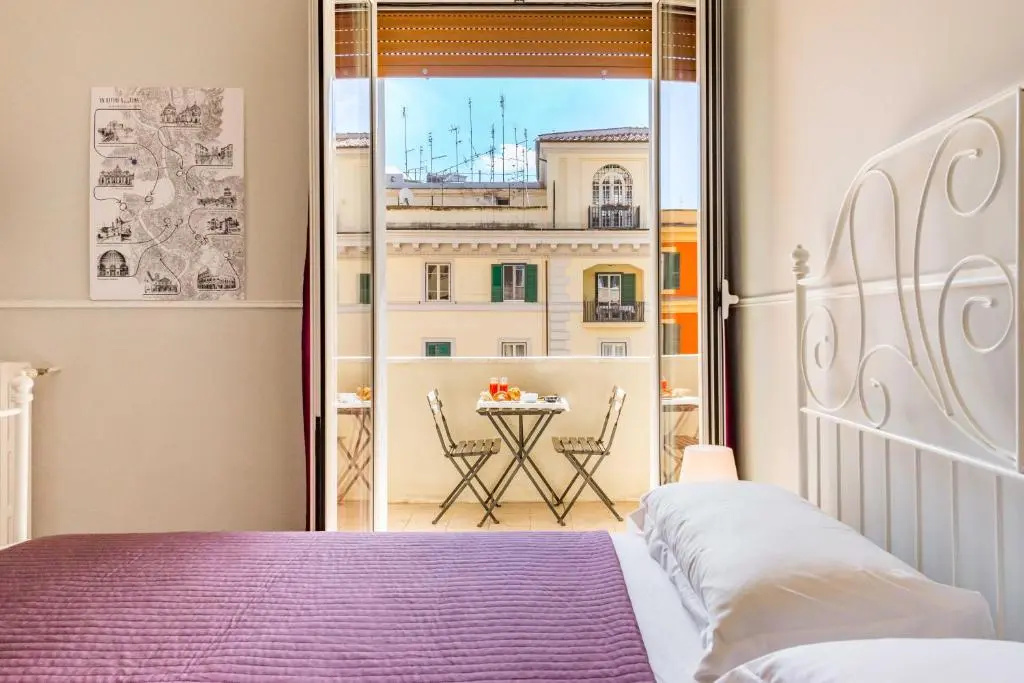 Deluxe Double room with balcony (full double bed)