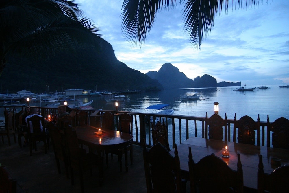 Beach & Waterfront