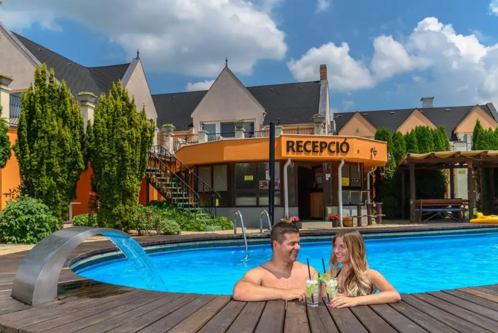 Relax Hotel Hévíznél - фото 10