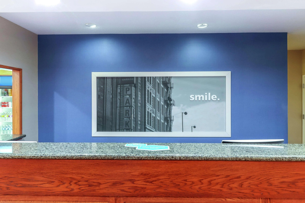 Lobby & Reception