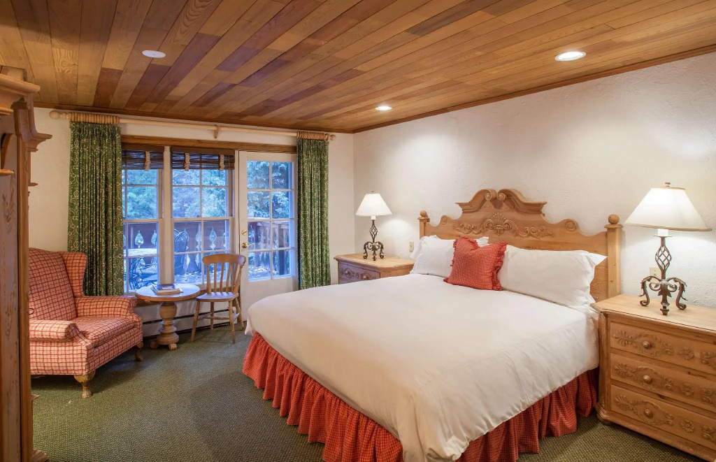 Standard Double room (full double bed)