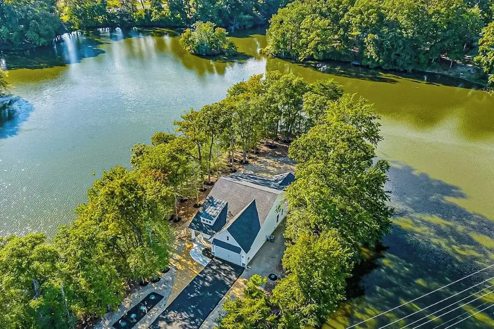 3BR Riverfront Home w/ Kayaks & Game Room