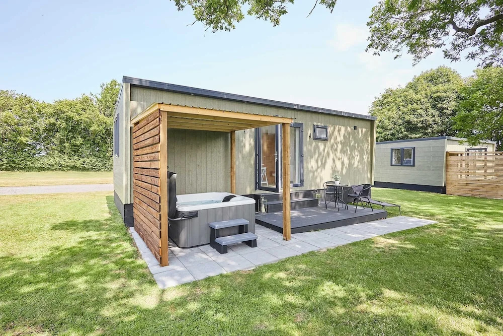 Host Stay Pod 2 Kingsmoor Retreat