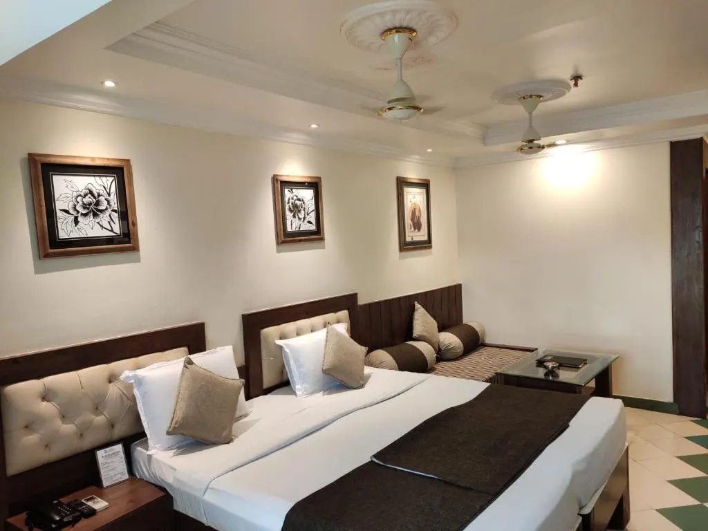 Executive Double room (full double bed)