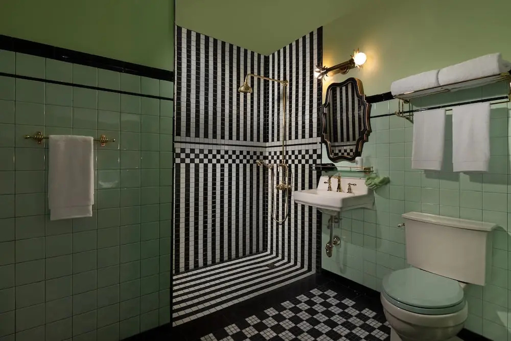 The Lafayette Hotel, Swim Club & Bungalows - Chambres