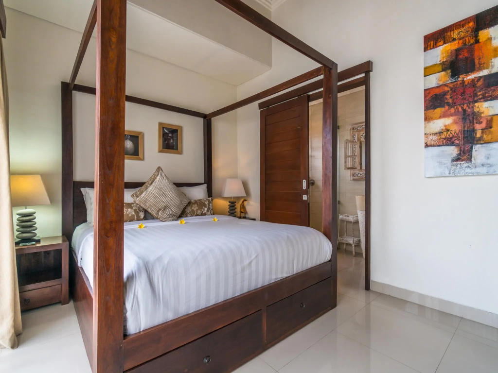 2 Bedrooms Villa