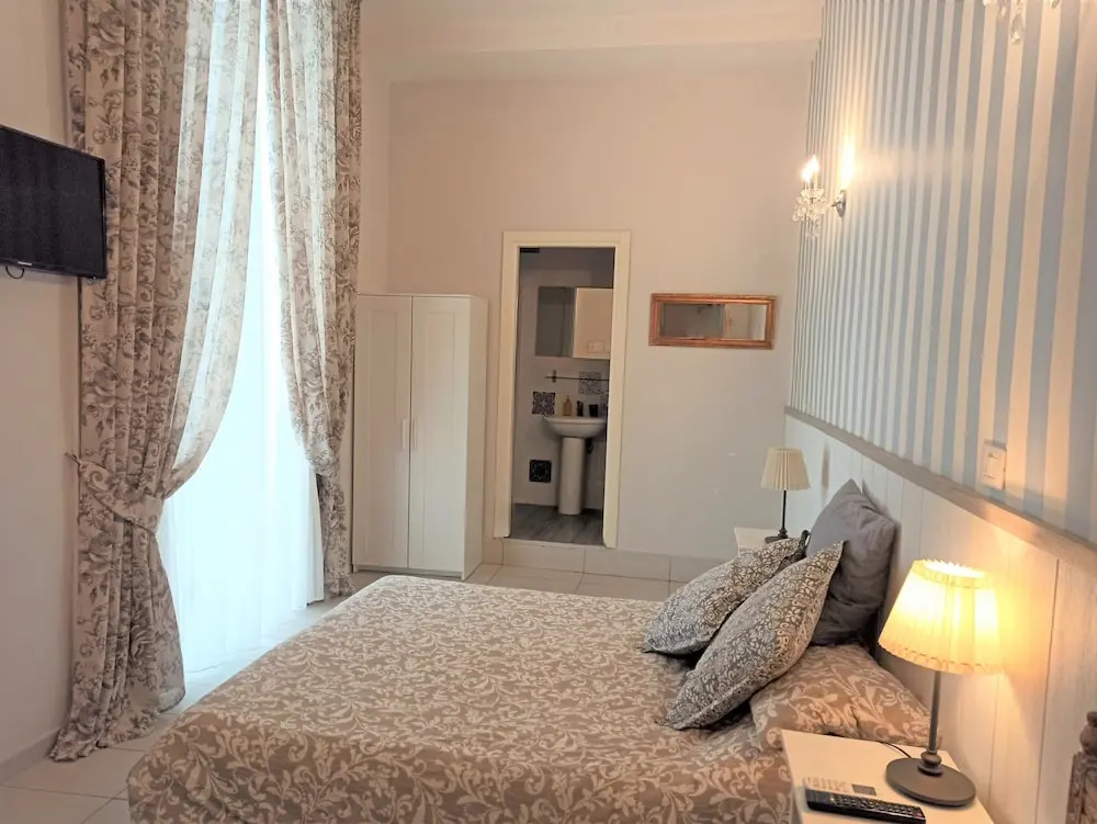 Superior Double room with city view (full double bed)