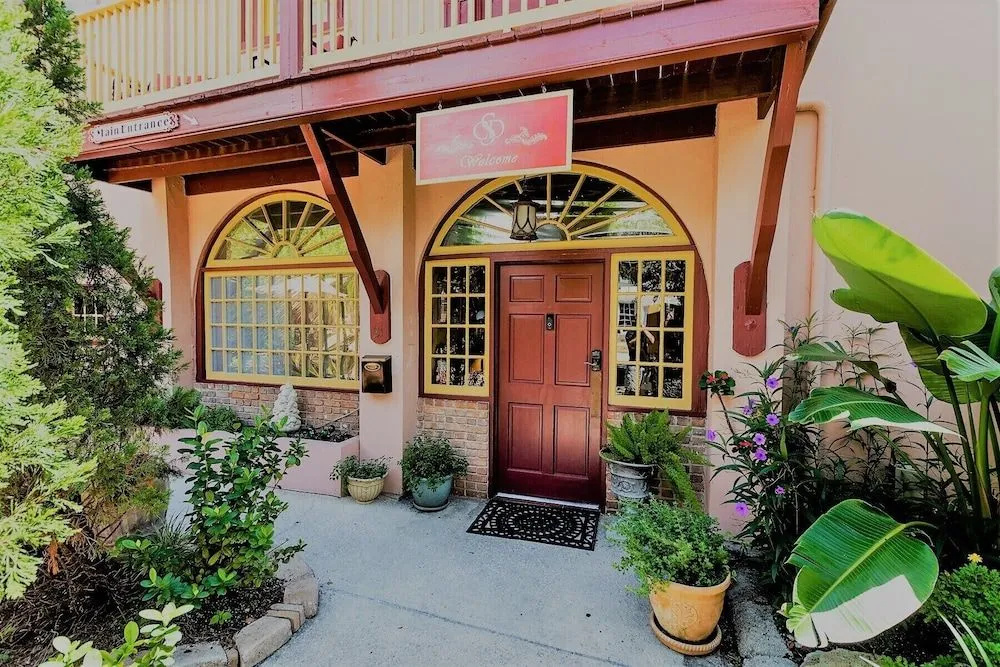 Casa De Solana Bed & Breakfast