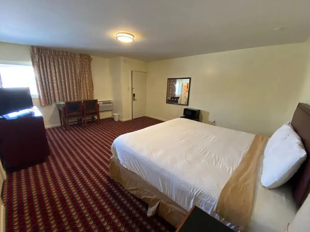 Standard Double room (full double bed)