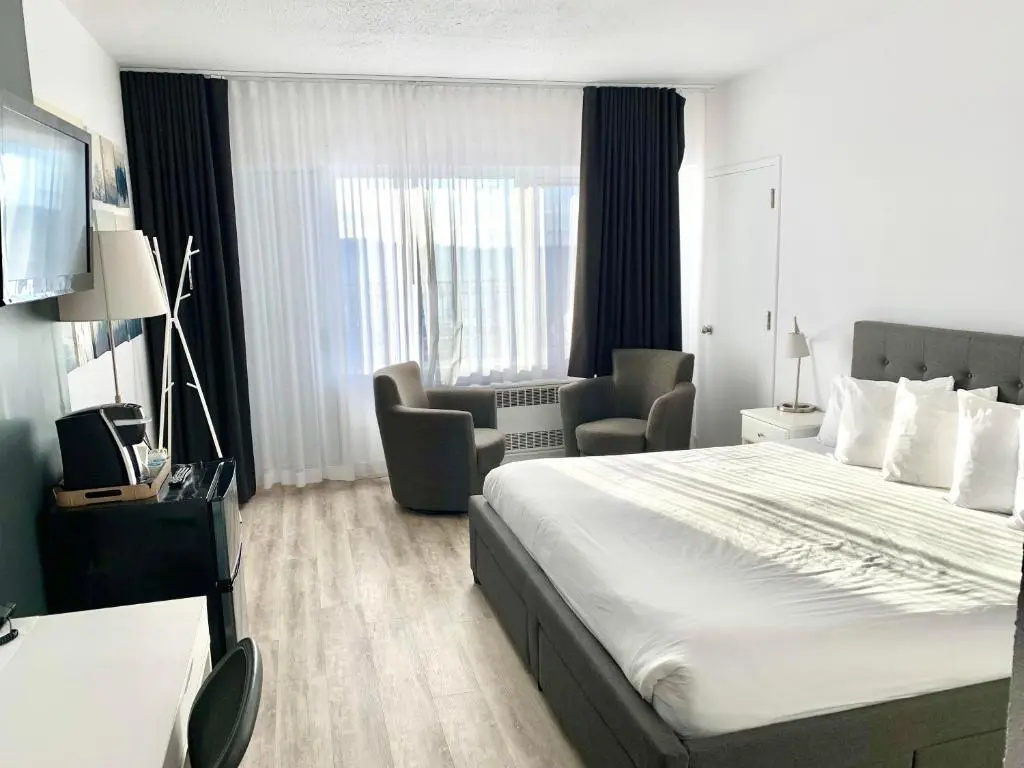Standard room with water view