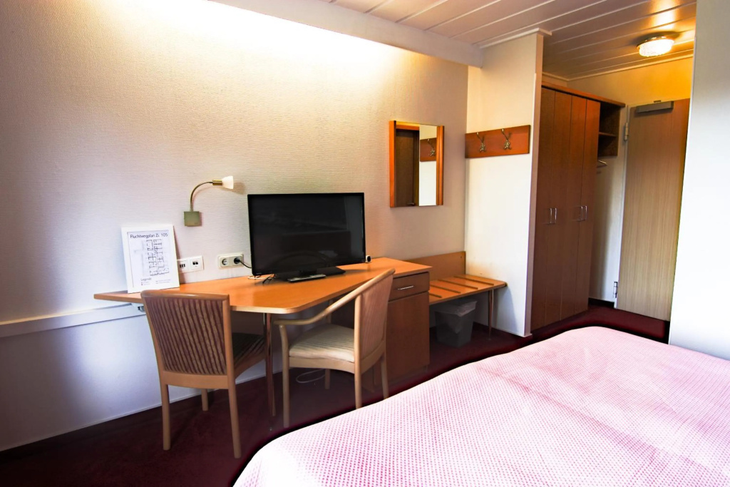 Land-gut-Hotel Strand-Café — 4