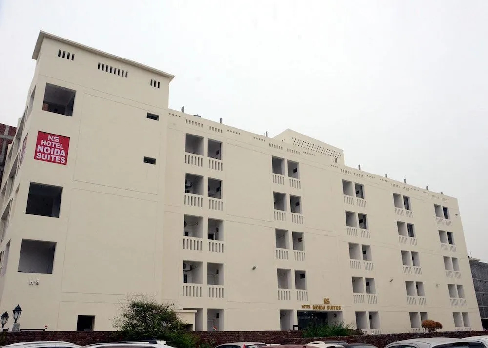 Hotel Noida Suites