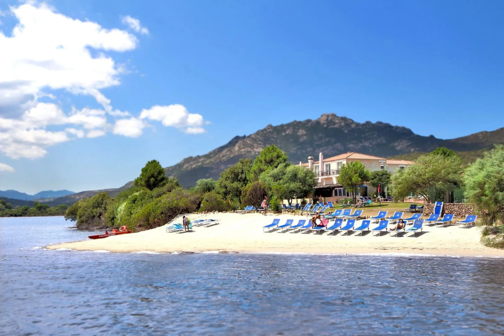Beach & Waterfront