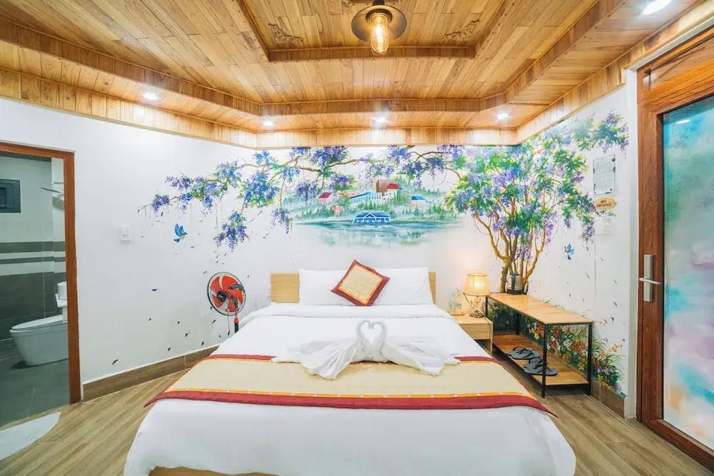 Deluxe Double room (full double bed)