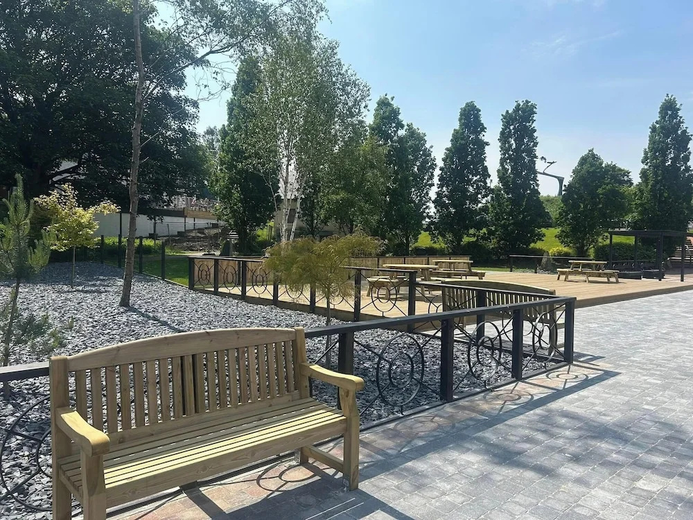Modern Apartment - Sleeps 4 - Centrally Located