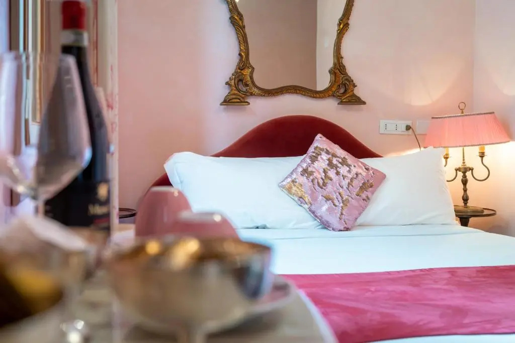 Double room (full double bed)