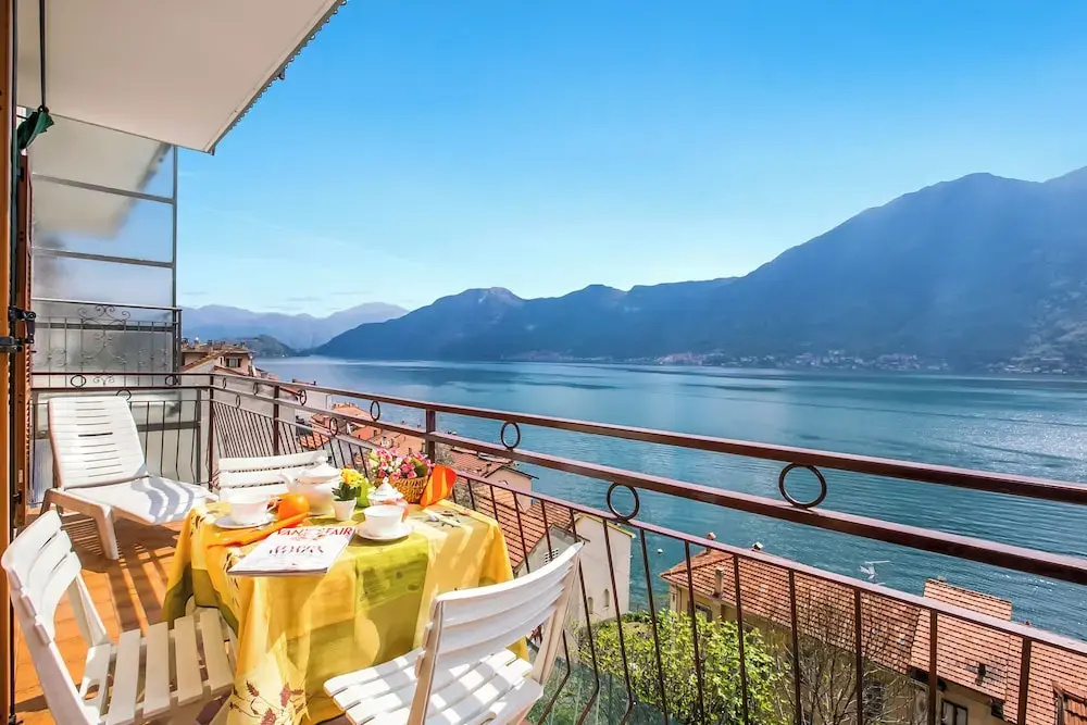 Family Apartment with balcony and with lake view