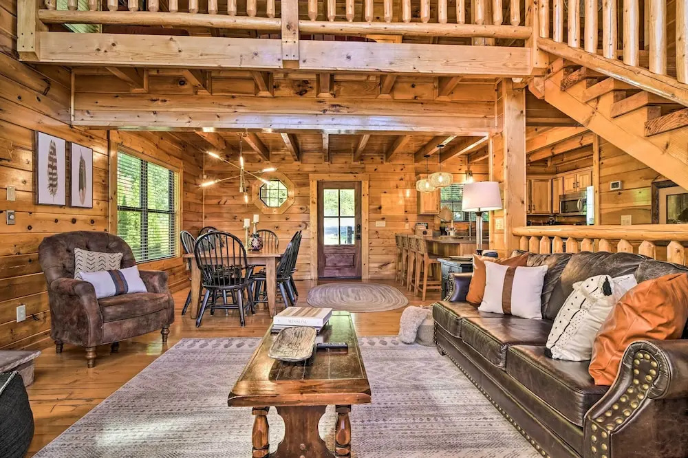 Pigeon Forge Cabin w/ Amazing Mountain Views!