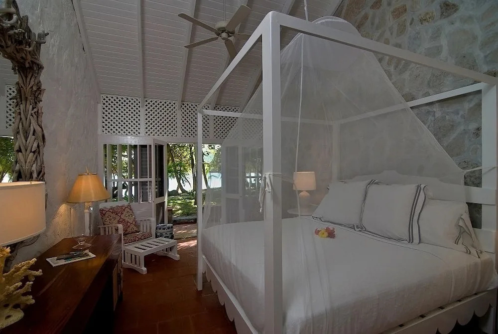 Standard Double room with balcony and beachfront (full double bed)