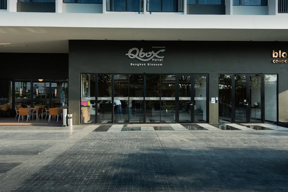 Q-Box Hotel Bangkok Blossom
