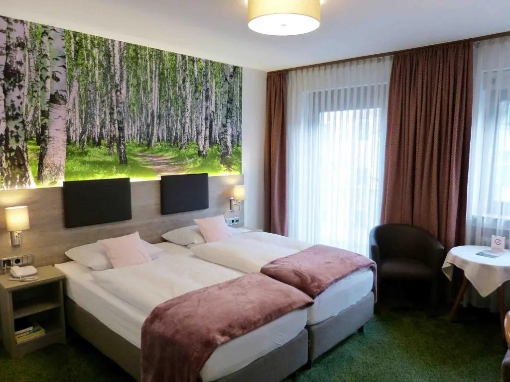 Deluxe Double room (full double bed)