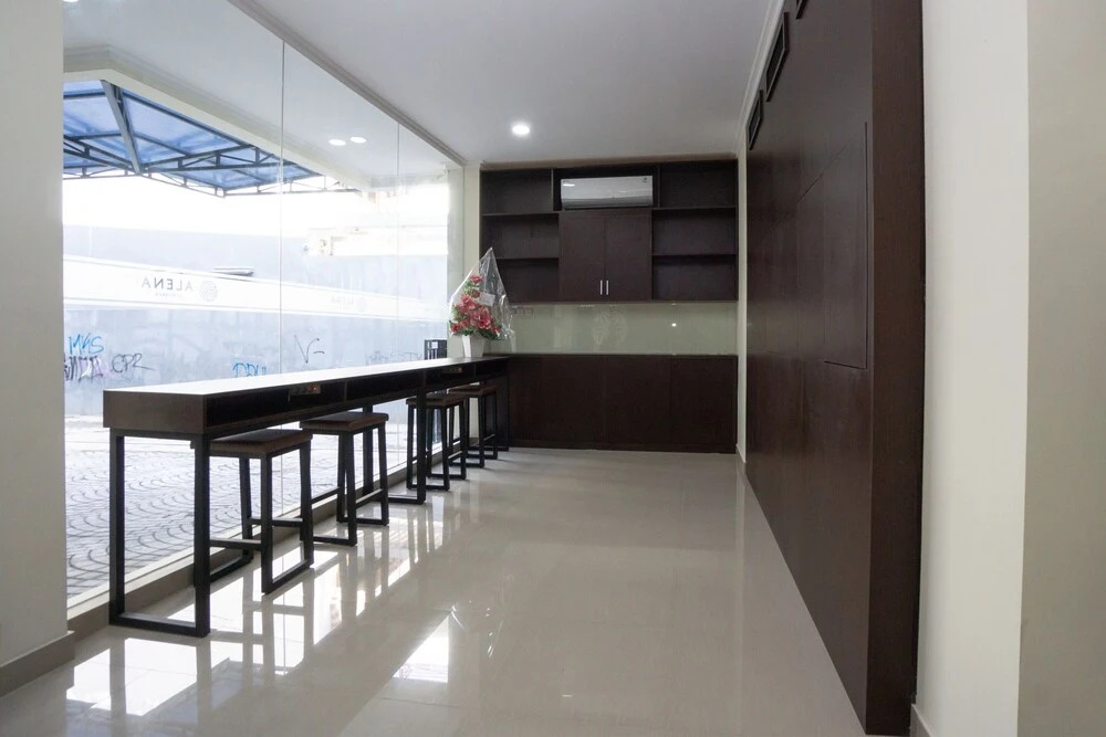 Lobby & Reception