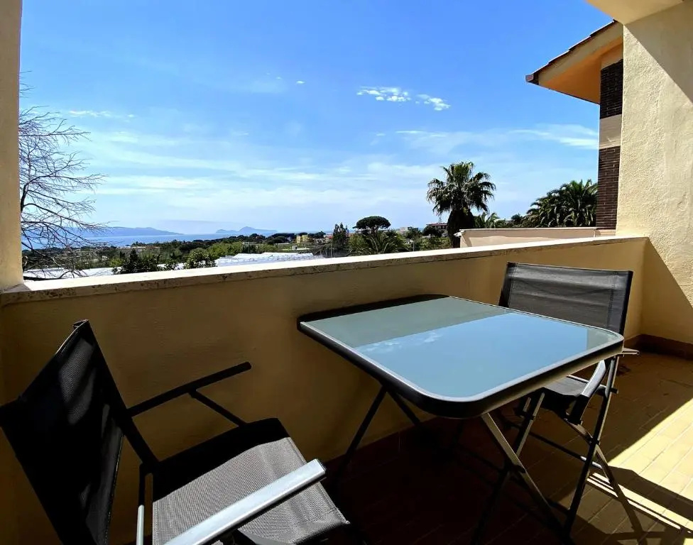 Deluxe Double room with balcony and with sea view (full double bed)