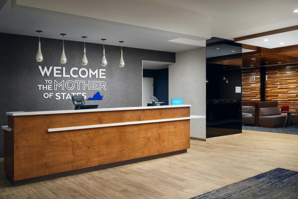 Hampton Inn & Suites Richmond - Downtown — 2