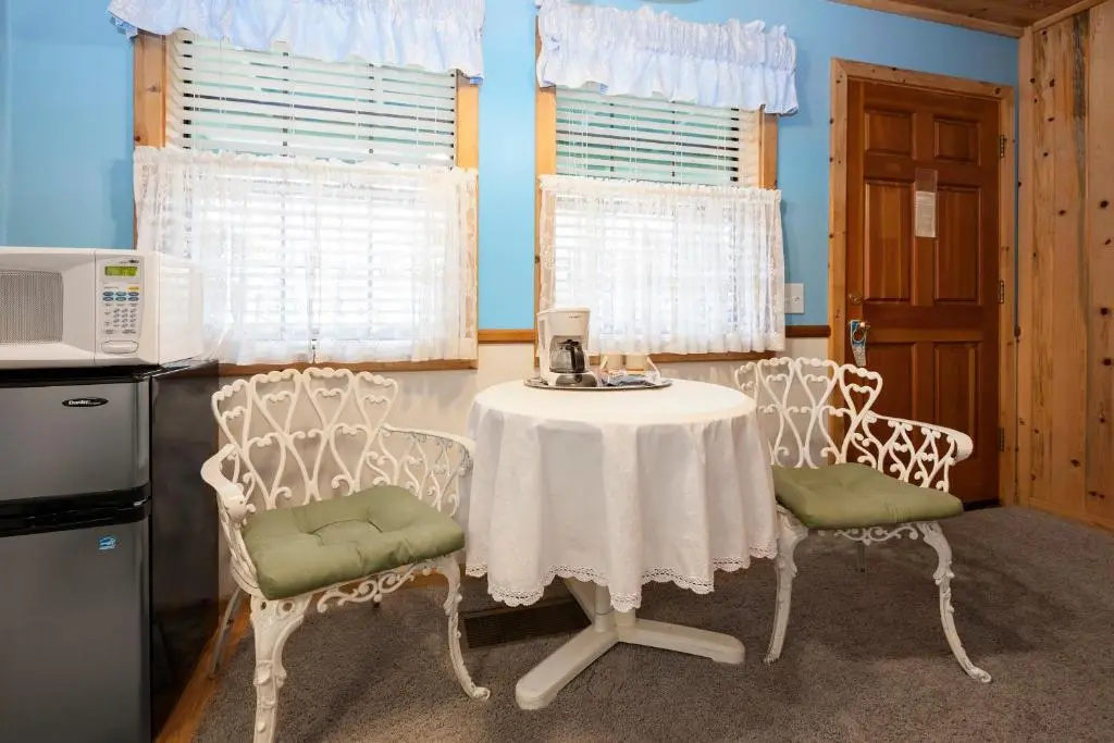 Double Suite (full double bed)